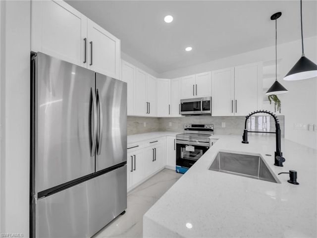 1201 NE 12th PL, Cape Coral, FL 33909