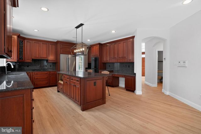 35 STANWYCK RD, Mount Laurel, NJ 08054