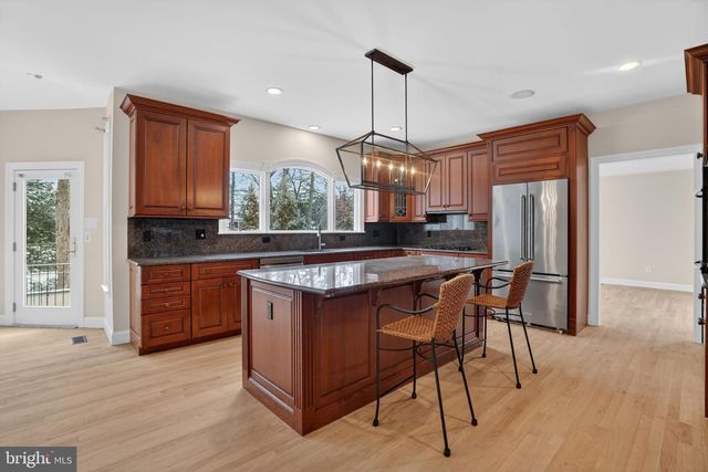 35 STANWYCK RD, Mount Laurel, NJ 08054