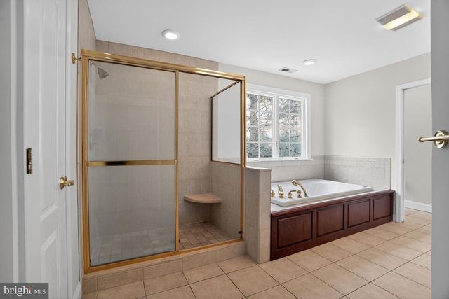 35 STANWYCK RD, Mount Laurel, NJ 08054