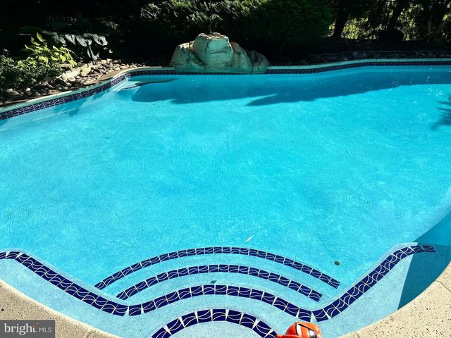 35 STANWYCK RD, Mount Laurel, NJ 08054