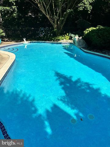 35 STANWYCK RD, Mount Laurel, NJ 08054