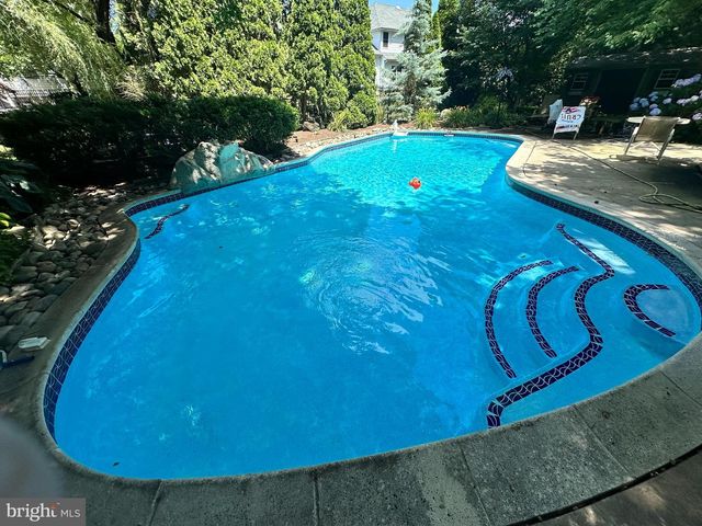 35 STANWYCK RD, Mount Laurel, NJ 08054