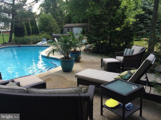 35 STANWYCK RD, Mount Laurel, NJ 08054