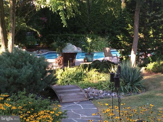 35 STANWYCK RD, Mount Laurel, NJ 08054