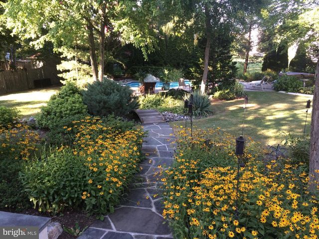 35 STANWYCK RD, Mount Laurel, NJ 08054