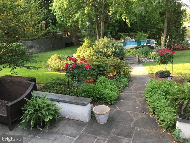 35 STANWYCK RD, Mount Laurel, NJ 08054