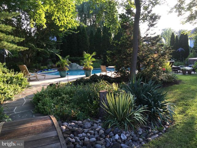 35 STANWYCK RD, Mount Laurel, NJ 08054