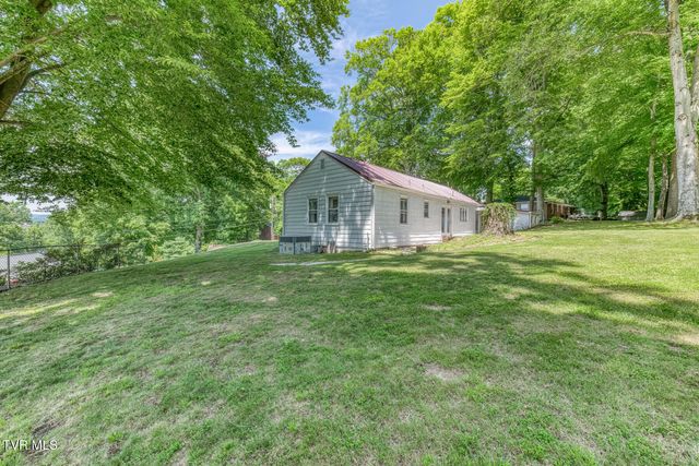 902 Beechwood Drive, Bristol, TN 37620
