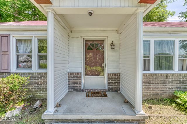 902 Beechwood Drive, Bristol, TN 37620