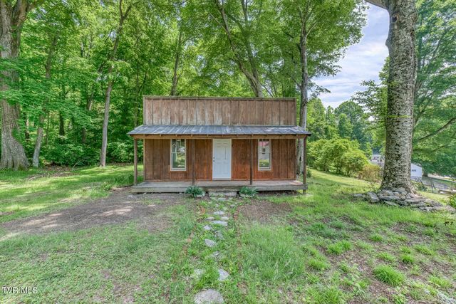 902 Beechwood Drive, Bristol, TN 37620
