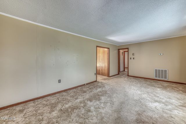 902 Beechwood Drive, Bristol, TN 37620