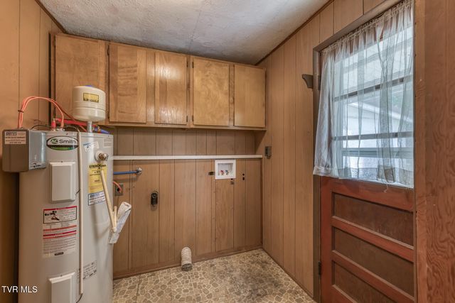 902 Beechwood Drive, Bristol, TN 37620