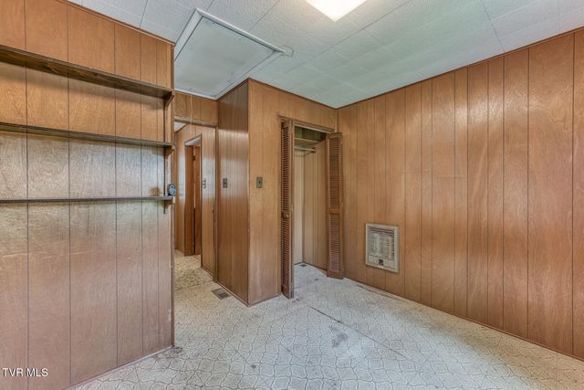 902 Beechwood Drive, Bristol, TN 37620