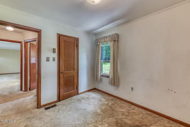 902 Beechwood Drive, Bristol, TN 37620