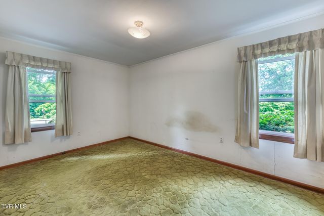 902 Beechwood Drive, Bristol, TN 37620