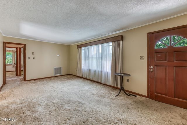 902 Beechwood Drive, Bristol, TN 37620