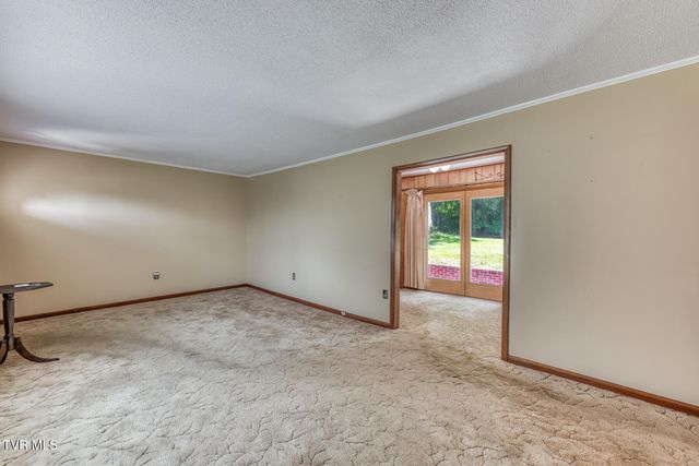 902 Beechwood Drive, Bristol, TN 37620