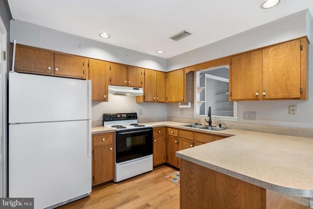 48 BERKELEY CT, Charles Town, WV 25414