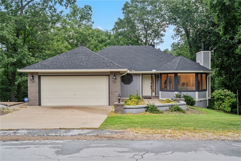 118 Mayfair Drive, Bella Vista, AR 72715