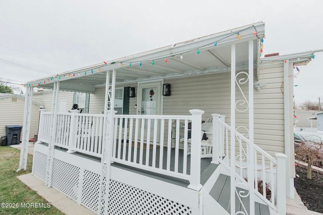 14 Locust Grove, Hazlet, NJ 07730