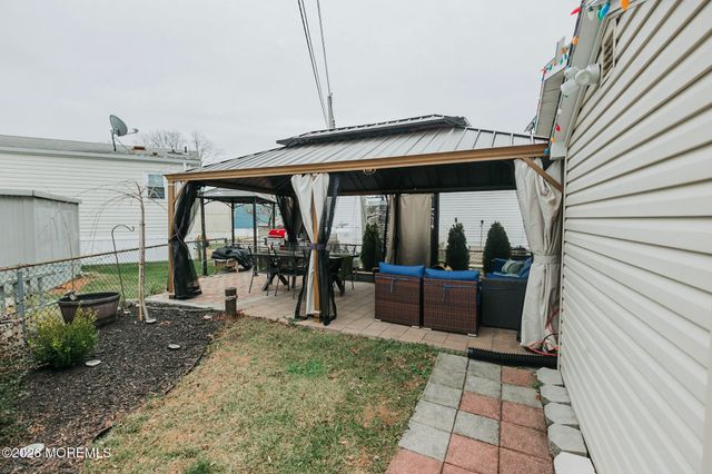 14 Locust Grove, Hazlet, NJ 07730