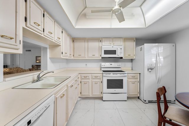 250 JOHN F KENNEDY Drive 107, Atlantis, FL 33462