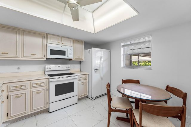 250 JOHN F KENNEDY Drive 107, Atlantis, FL 33462