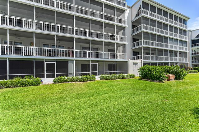 250 JOHN F KENNEDY Drive 107, Atlantis, FL 33462
