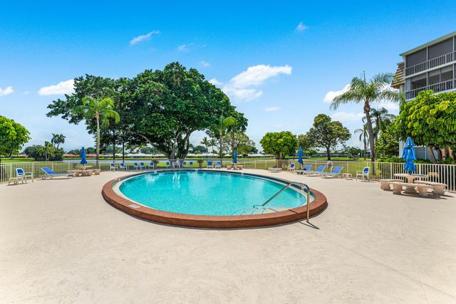 250 JOHN F KENNEDY Drive 107, Atlantis, FL 33462