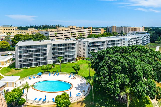 250 JOHN F KENNEDY Drive 107, Atlantis, FL 33462