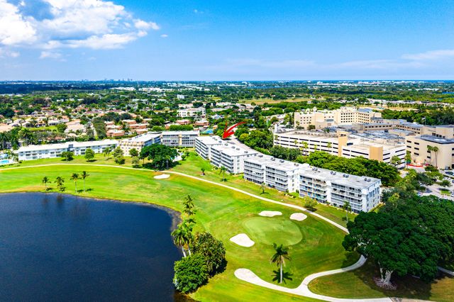 250 JOHN F KENNEDY Drive 107, Atlantis, FL 33462