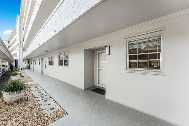 250 JOHN F KENNEDY Drive 107, Atlantis, FL 33462
