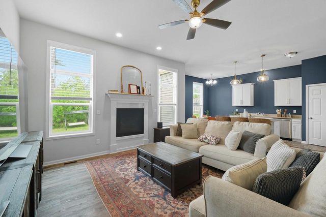 951 Margarets Way, Belleville, WI 53508