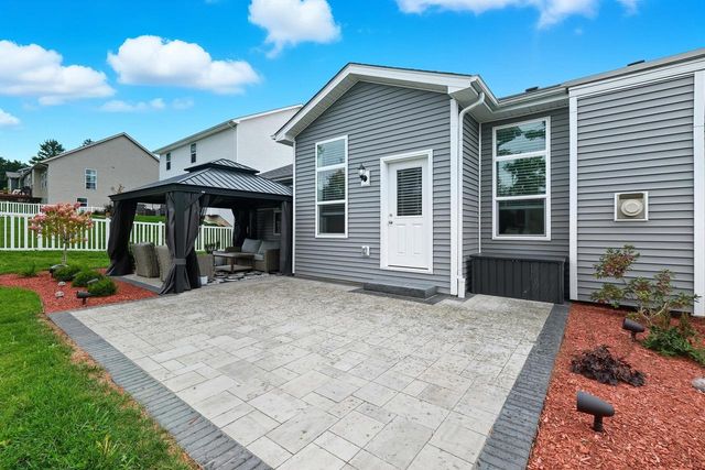 951 Margarets Way, Belleville, WI 53508