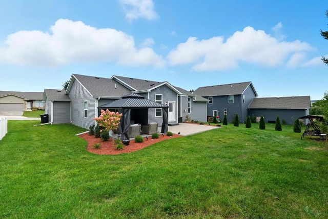 951 Margarets Way, Belleville, WI 53508