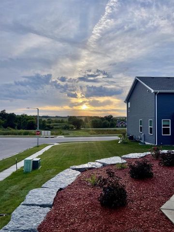 951 Margarets Way, Belleville, WI 53508