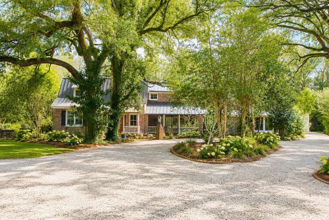 100 W Walker Drive, Summerville, SC 29483