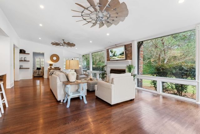 100 W Walker Drive, Summerville, SC 29483