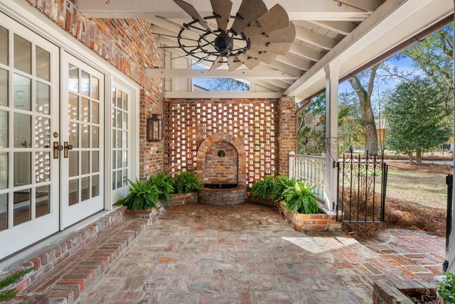 100 W Walker Drive, Summerville, SC 29483