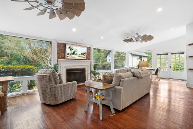 100 W Walker Drive, Summerville, SC 29483