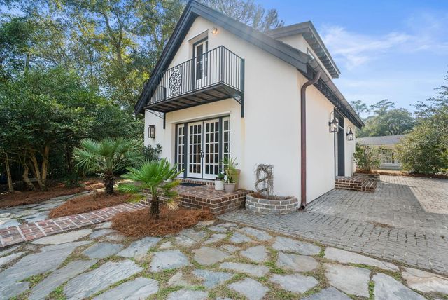 100 W Walker Drive, Summerville, SC 29483