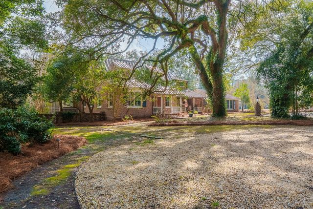 100 W Walker Drive, Summerville, SC 29483