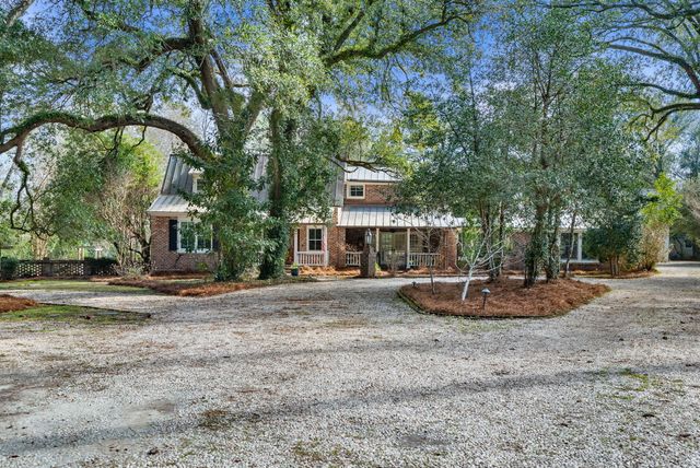 100 W Walker Drive, Summerville, SC 29483
