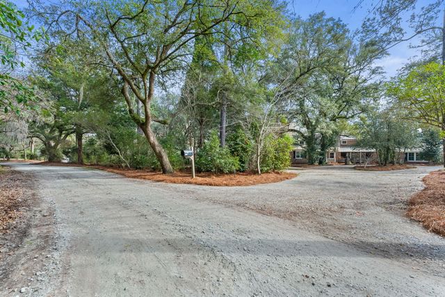 100 W Walker Drive, Summerville, SC 29483