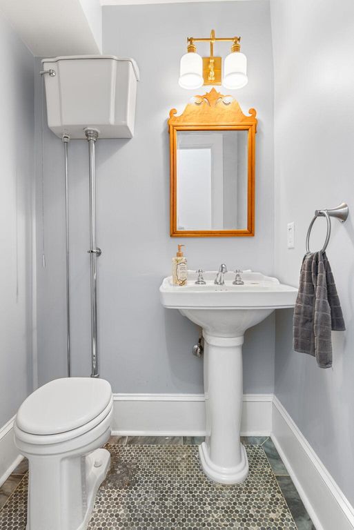 Image 32 of property listing at 100 W Walker Drive, Summerville, SC 29483