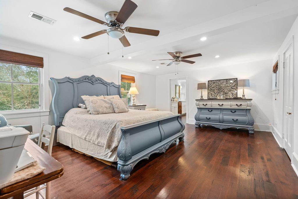 Image 49 of property listing at 100 W Walker Drive, Summerville, SC 29483