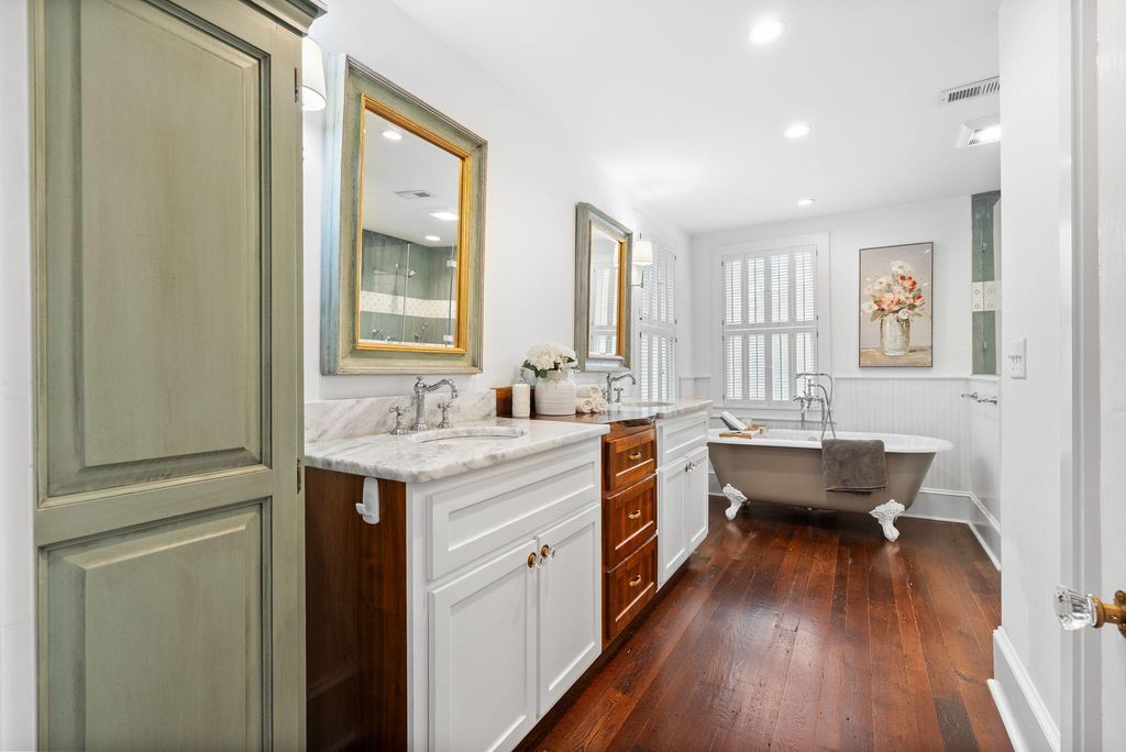 Image 51 of property listing at 100 W Walker Drive, Summerville, SC 29483