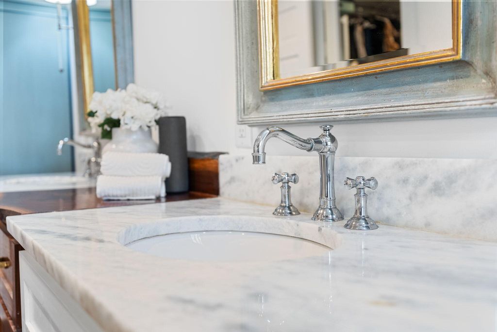 Image 53 of property listing at 100 W Walker Drive, Summerville, SC 29483