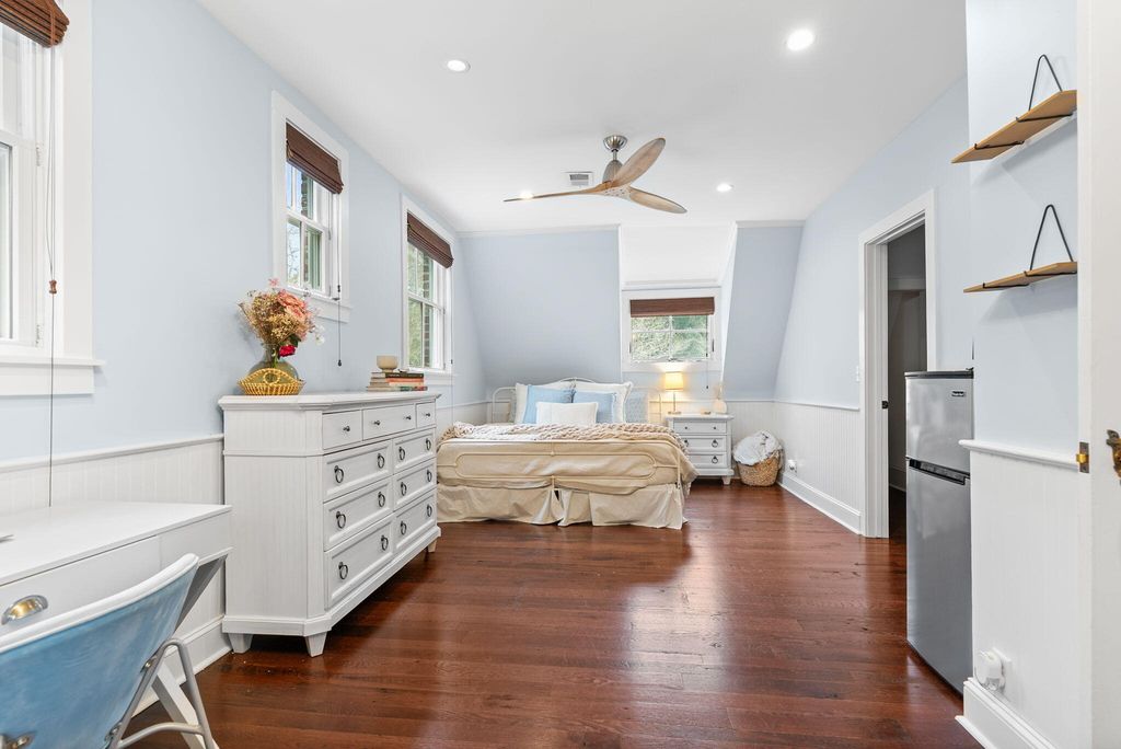 Image 60 of property listing at 100 W Walker Drive, Summerville, SC 29483